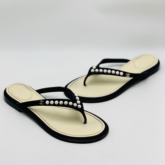 chanel flip flops 2019